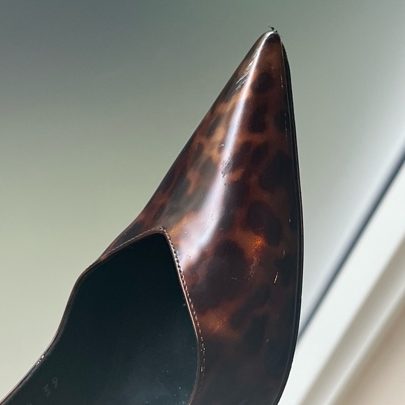 Saint Laurent Kiki 85 mm Tortoise Patent Slingback Pumps - Picture 3 of 9